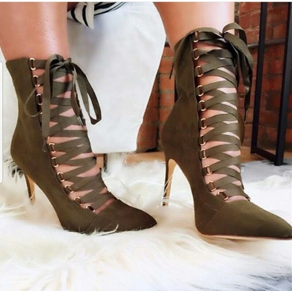 💝LAST PAIR!💝Best Selling Gladiator Heels Green - Picture 2 of 5